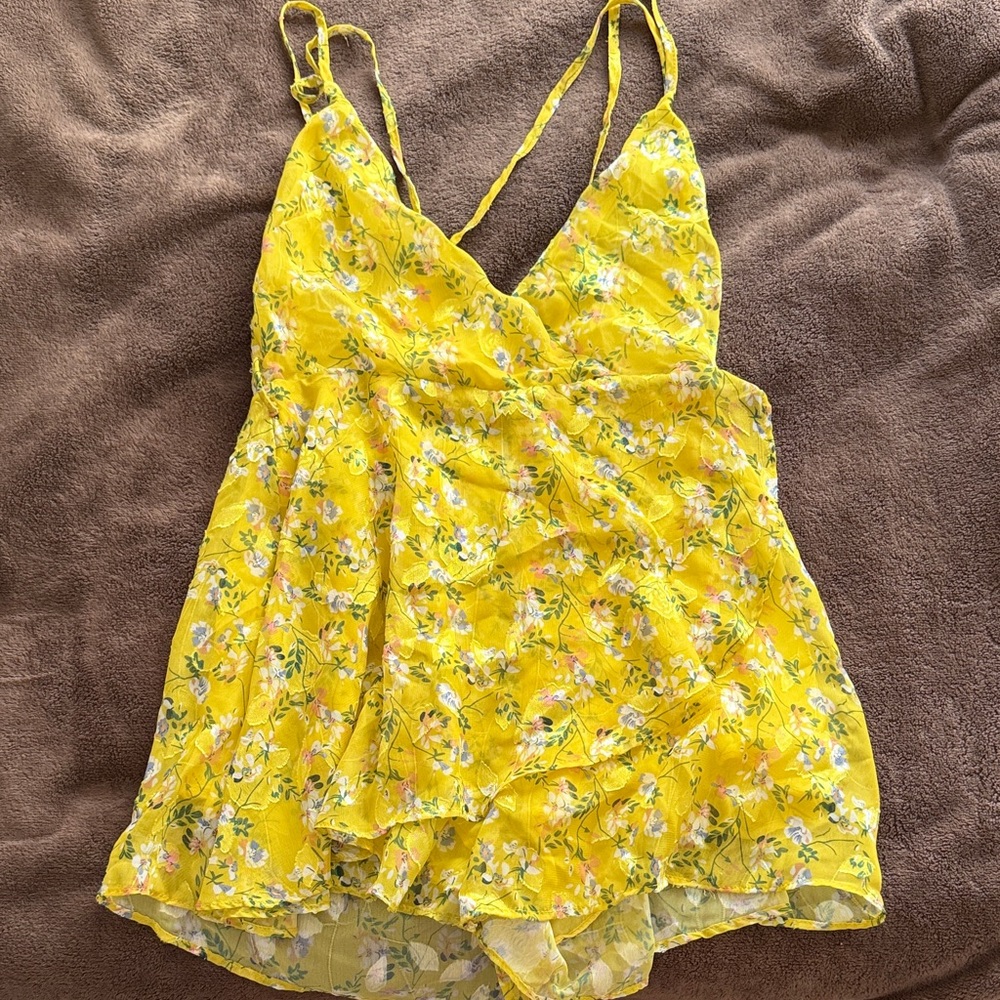 Monteau Yellow Floral V-Neck Spaghetti Strap Camisole